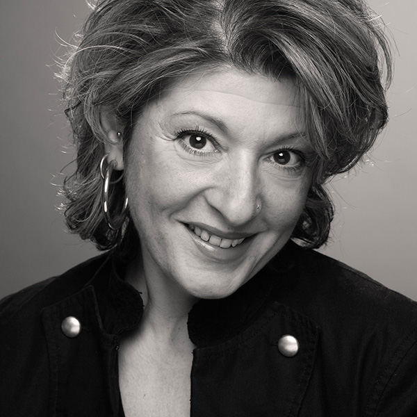 Nassy Touliou - Diplom Off- und Synchronsprecherin