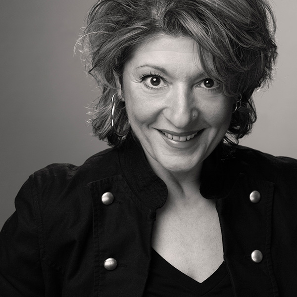 Nassy Touliou - Diplom Off- und Synchronsprecherin