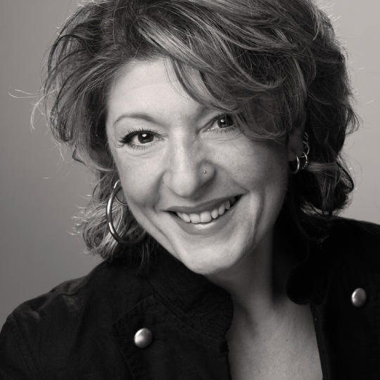 Nassy Touliou - Diplom Off- und Synchronsprecherin